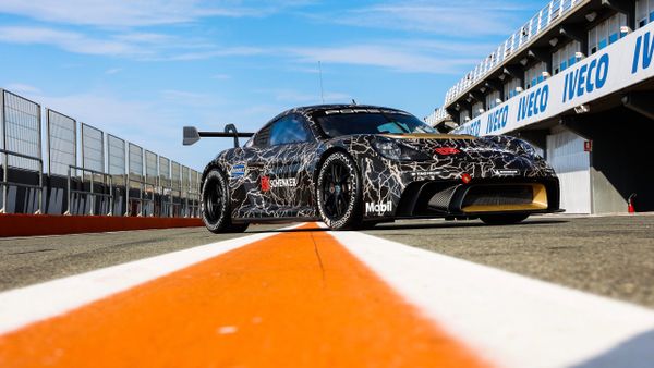 Porsche 718 Cayman GT4 ePerformance 2022. Carrosserie, extérieur. Coupé, 1 génération