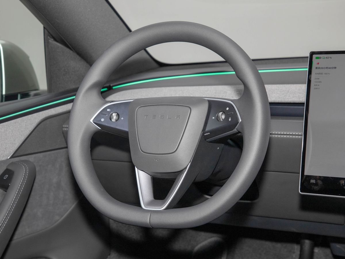Tesla Model Y 2025. Руль. Внедорожник Лонг, 1 поколение, рестайлинг