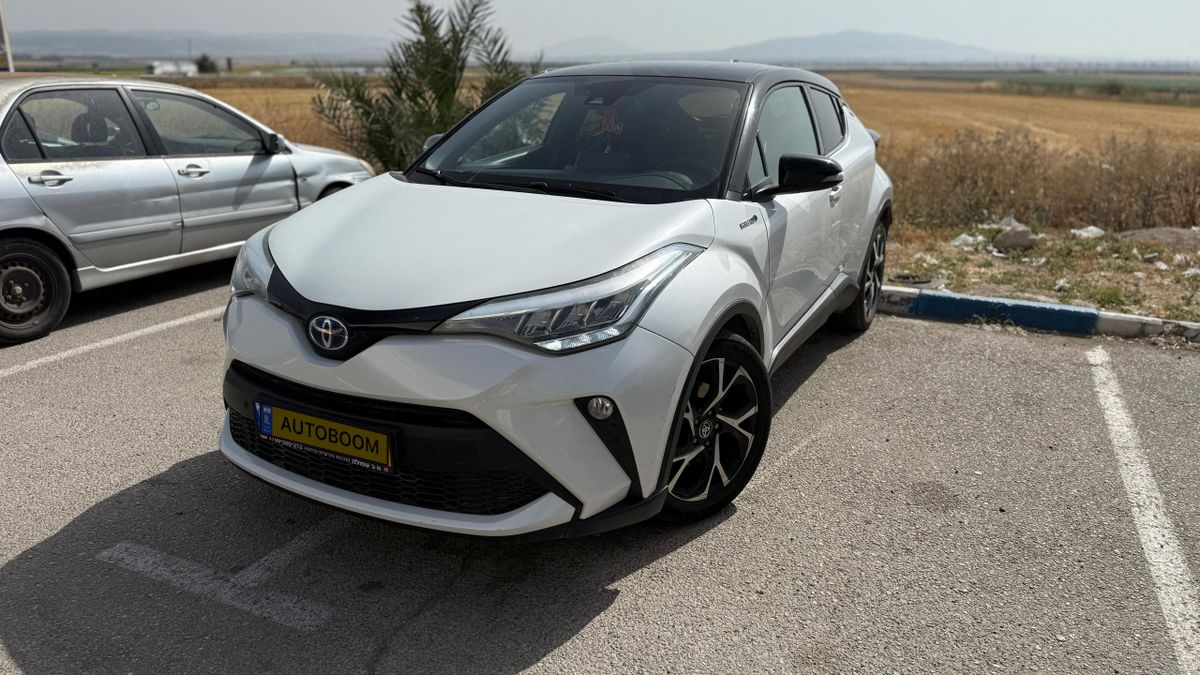 Toyota C-HR 2nd hand, 2021, private hand