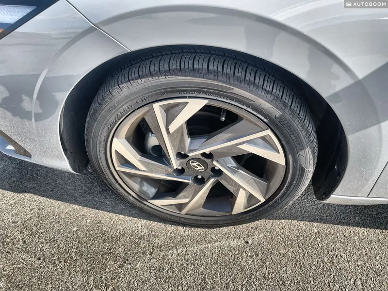 Hyundai Elantra 2nd hand, 2024, private