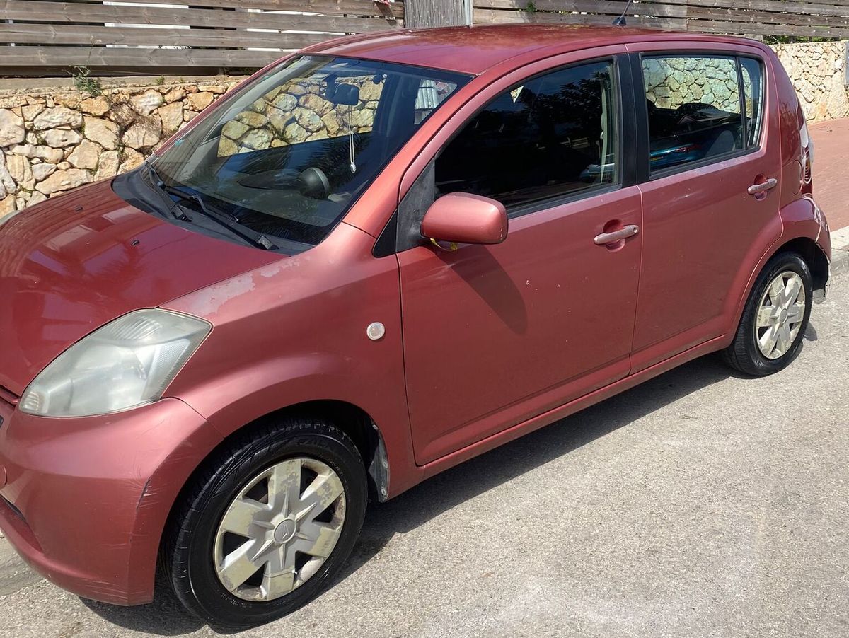 Daihatsu Sirion 2ème main, 2006, main privée