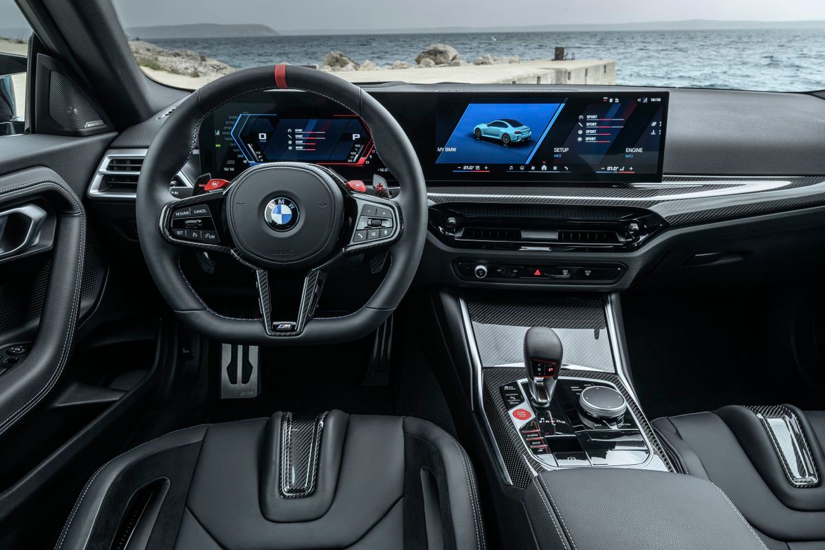 BMW M2. Панель приборов.