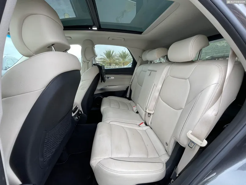 Genesis GV70 2nd hand, 2023, private