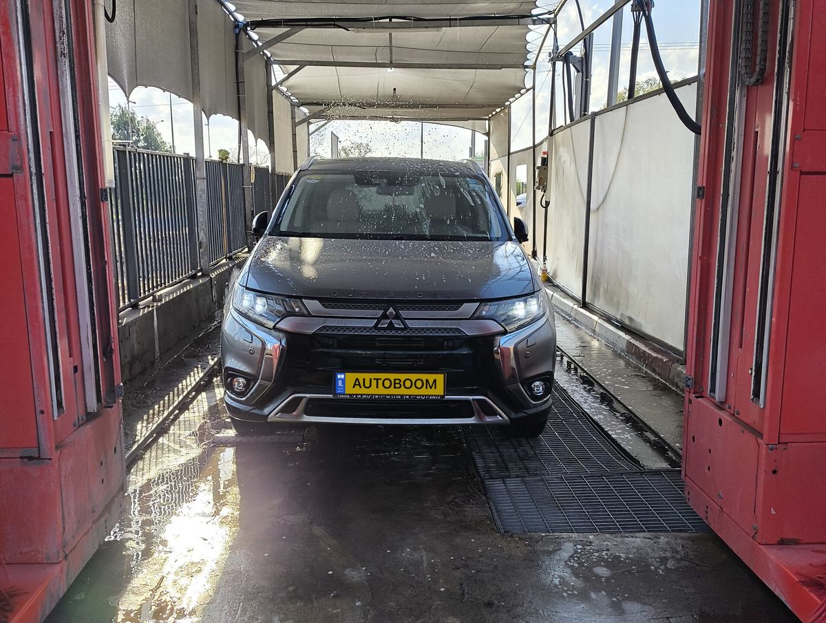 מיצובישי אאוטלנדר יד 2 רכב, 2019, פרטי