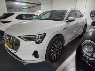 Audi Q8 Sportback e-tron 2nd hand, 2021, private hand