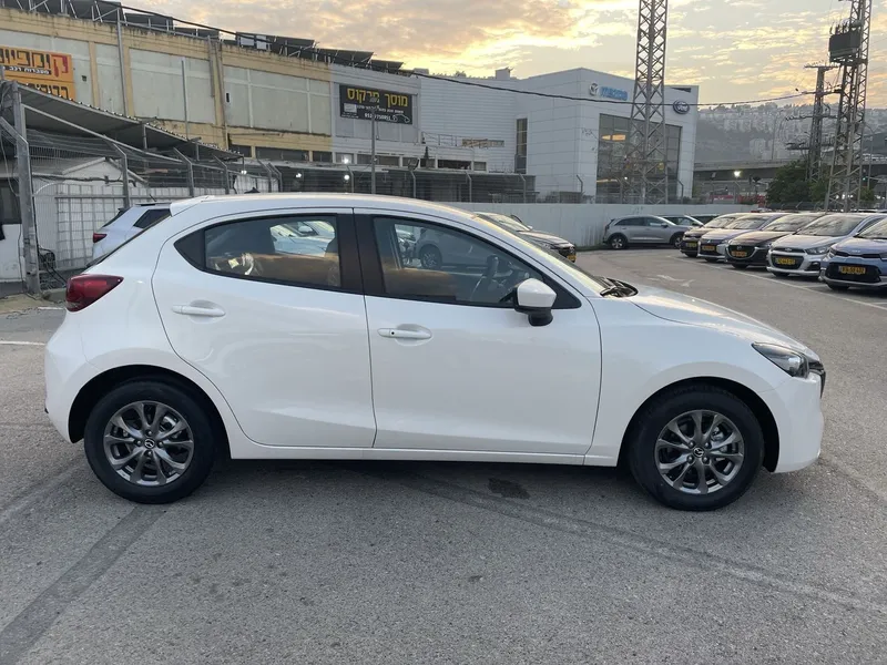 Mazda 2 nouvelle voiture, 2025