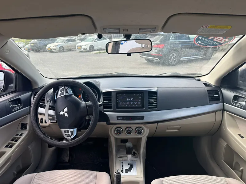 Mitsubishi Lancer с пробегом, 2011, частная рука