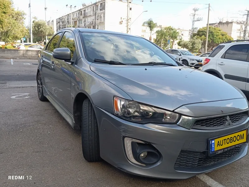 מיצובישי לנסר יד 2 רכב, 2016, פרטי