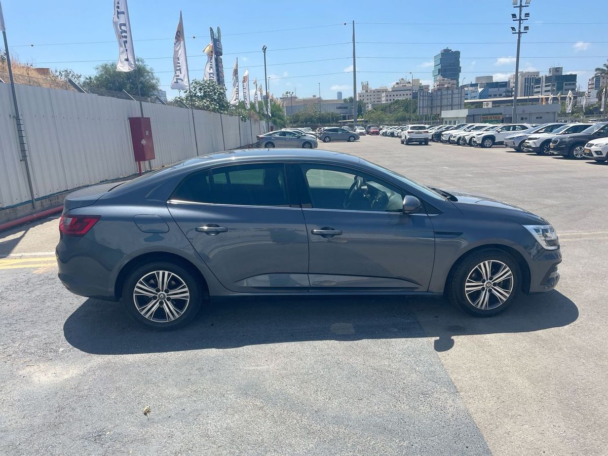 Renault Megane 2nd hand, 2023