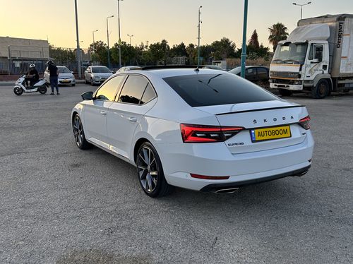 Skoda Superb с пробегом, 2021, частная рука