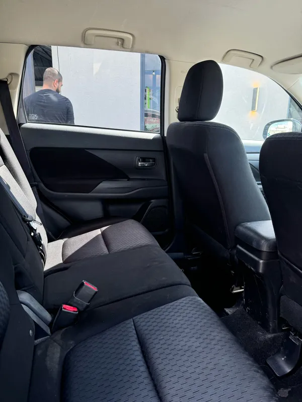 Mitsubishi Outlander 2nd hand, 2015
