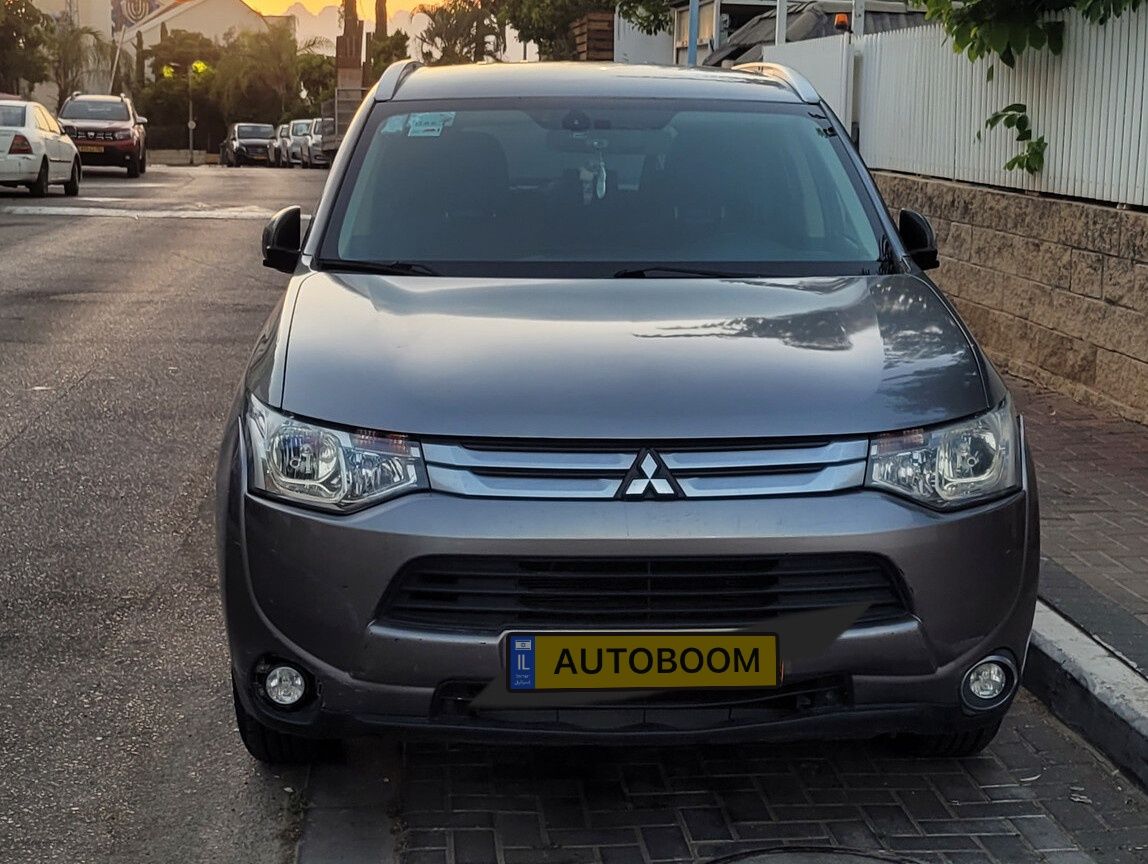 Mitsubishi Outlander 2nd hand, 2015, private hand