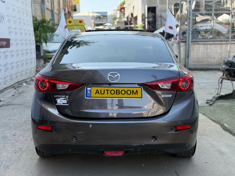Mazda 3 2nd hand, 2016