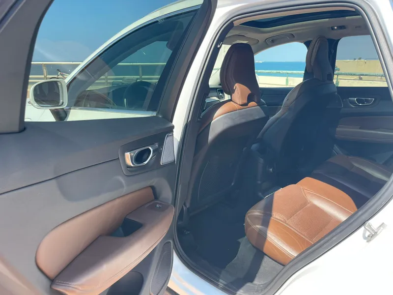 Volvo XC60 2nd hand, 2019, private