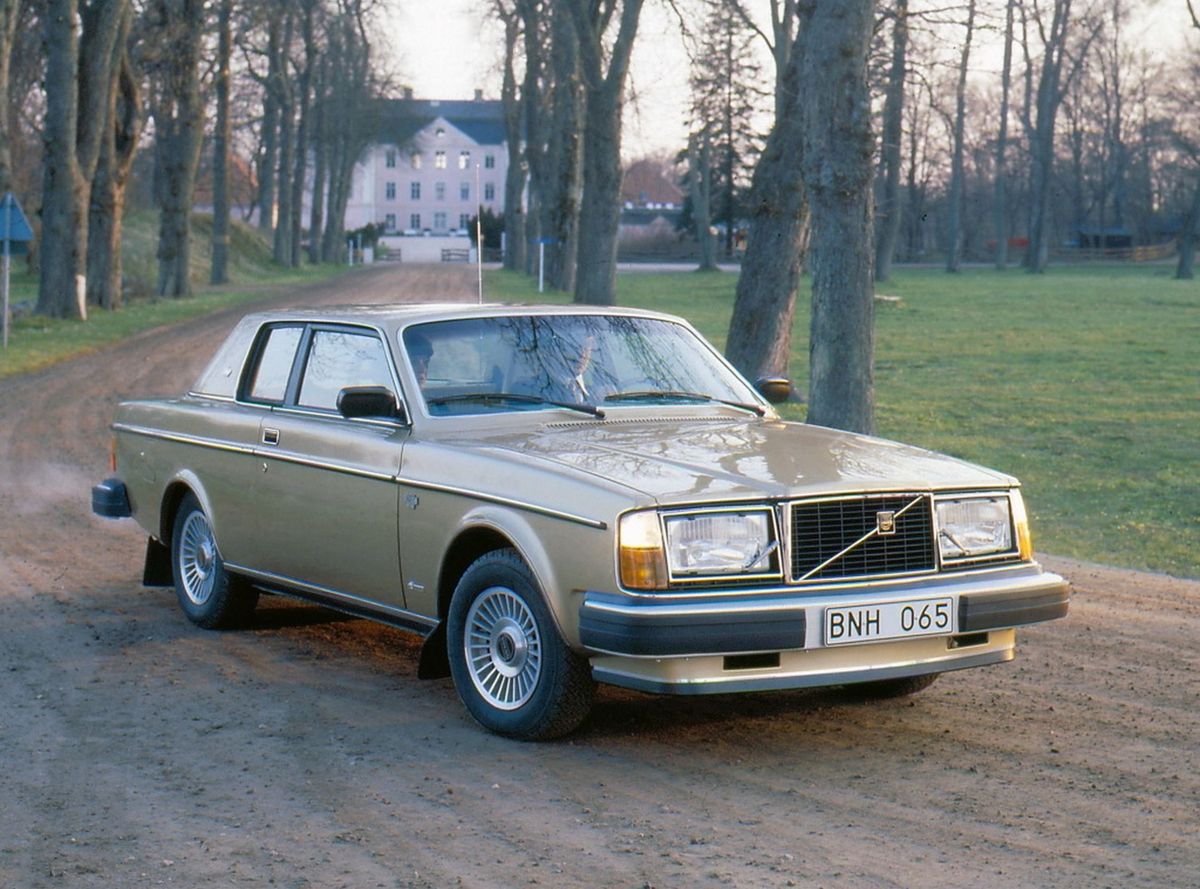 Volvo 260 Series 1974. Carrosserie, extérieur. Berline 2-portes, 1 génération