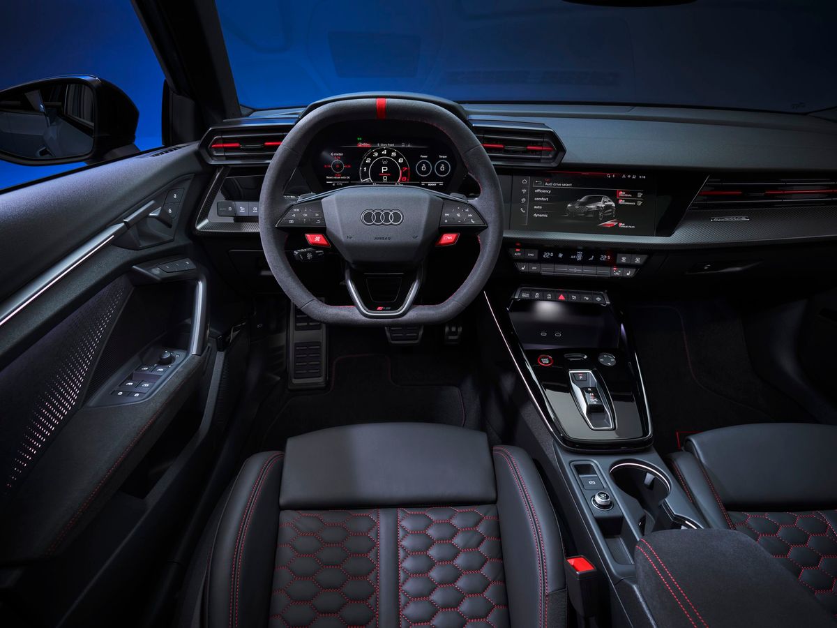 Audi RS3 2024. Передние сидения. Седан, 3 поколение, рестайлинг