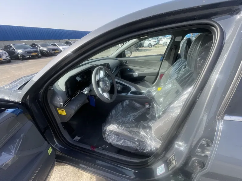 Hyundai Elantra new car, 2024