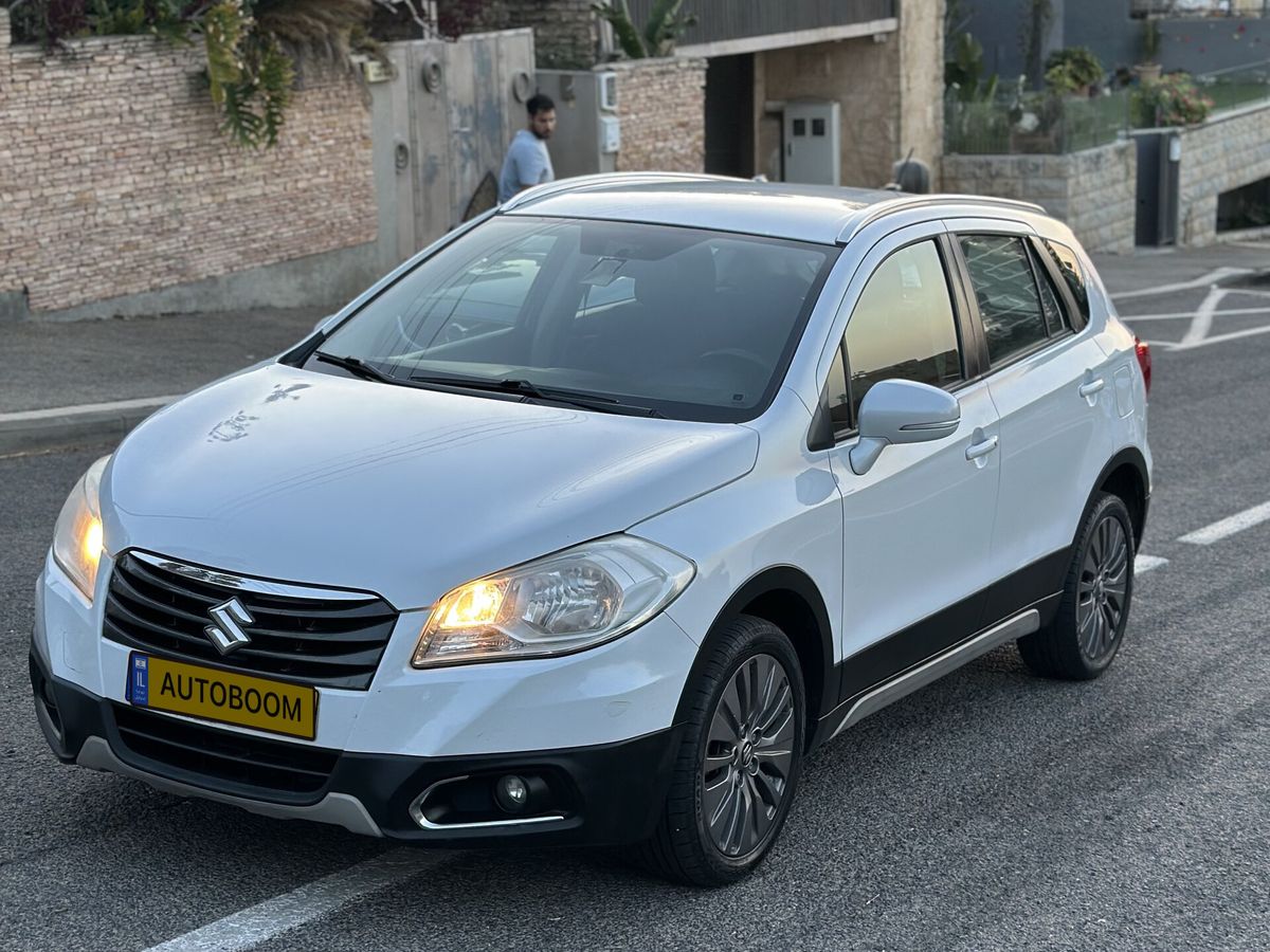 Suzuki SX4 2ème main, 2015, main privée