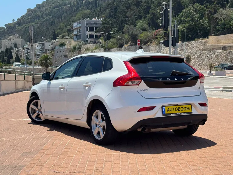 Volvo V40 2nd hand, 2016, private