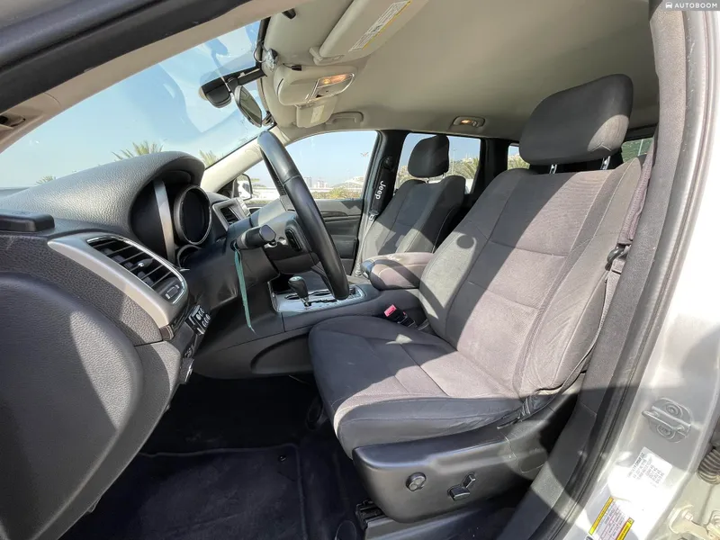 Jeep Grand Cherokee 2nd hand, 2012, private