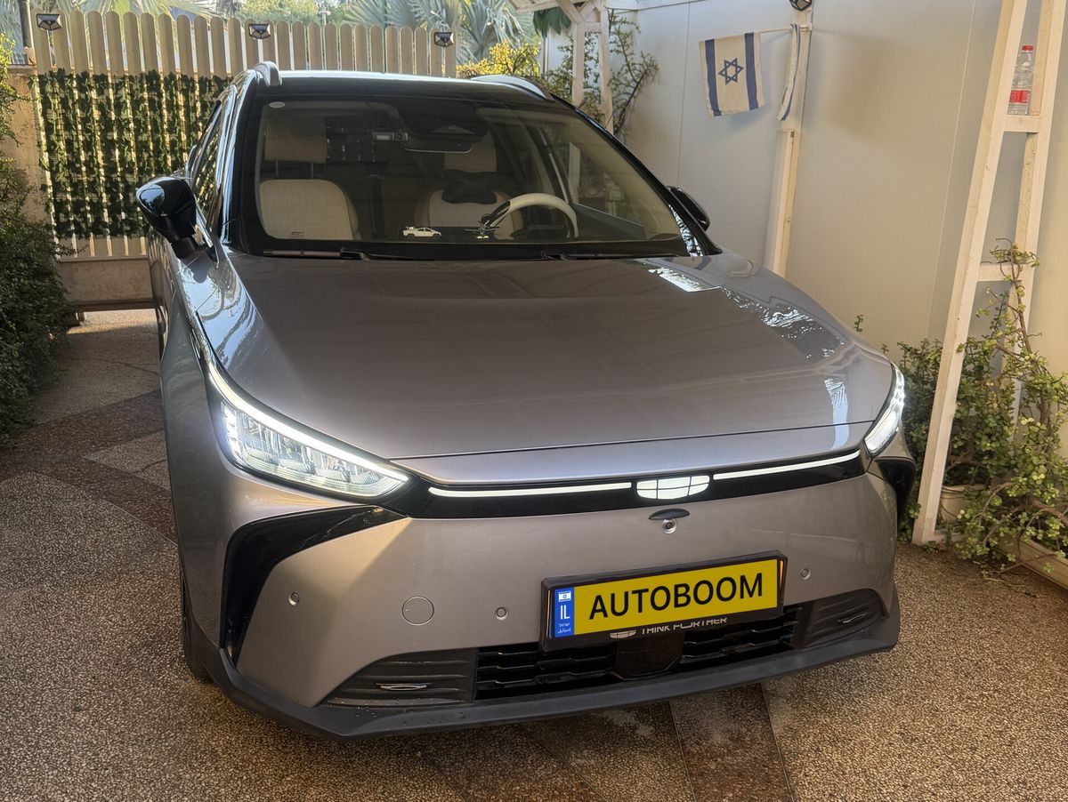 ג'ילי גיאומטרי C יד 2 רכב, 2025, פרטי