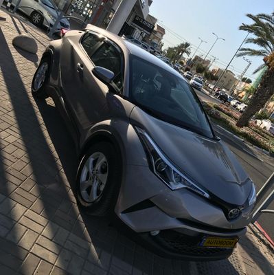 Toyota C-HR 2nd hand, 2017, private hand