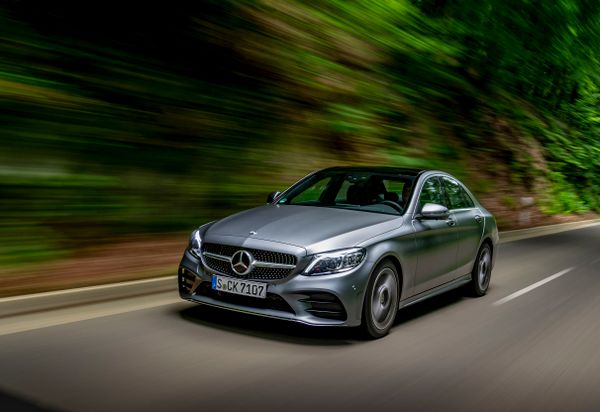 מרצדס C-Class 2018. מרכב, צורה. סדאן, 4 דור, שדרוג