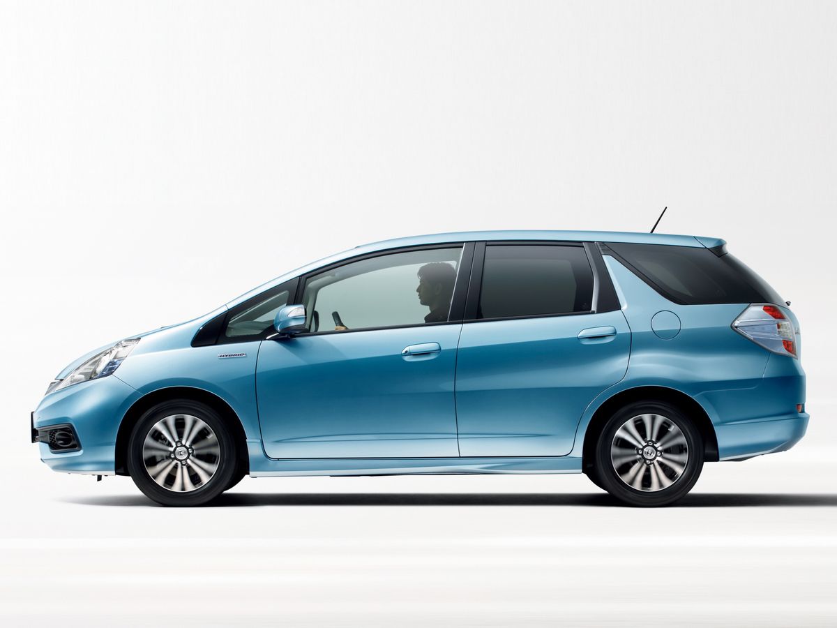 Honda Fit Shuttle 2013. Bodywork, Exterior. Estate 5-door, 1 generation, restyling