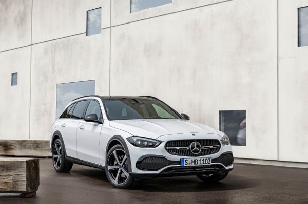 مرسيدس C-Class All-Terrain ‏2021. الهيكل، المظهر الخارجي. ستيشن ٥ أبواب (صالون), 5 الجيل