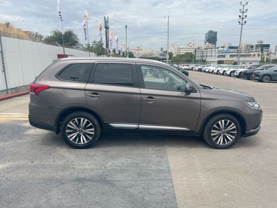 Mitsubishi Outlander 2nd hand, 2018, private hand
