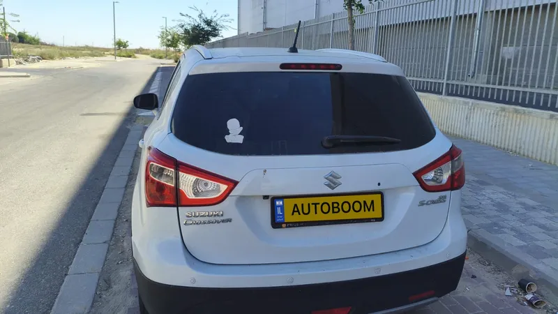 סוזוקי קרוסאובר SX4 יד 2 רכב, 2014, פרטי