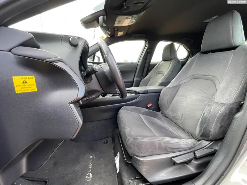 Lexus UX 2nd hand, 2021, private