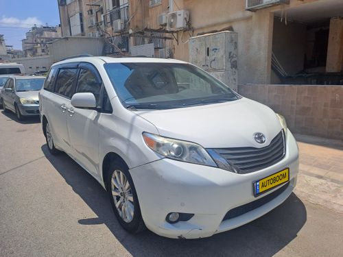 Toyota Sienna, 2011, фото