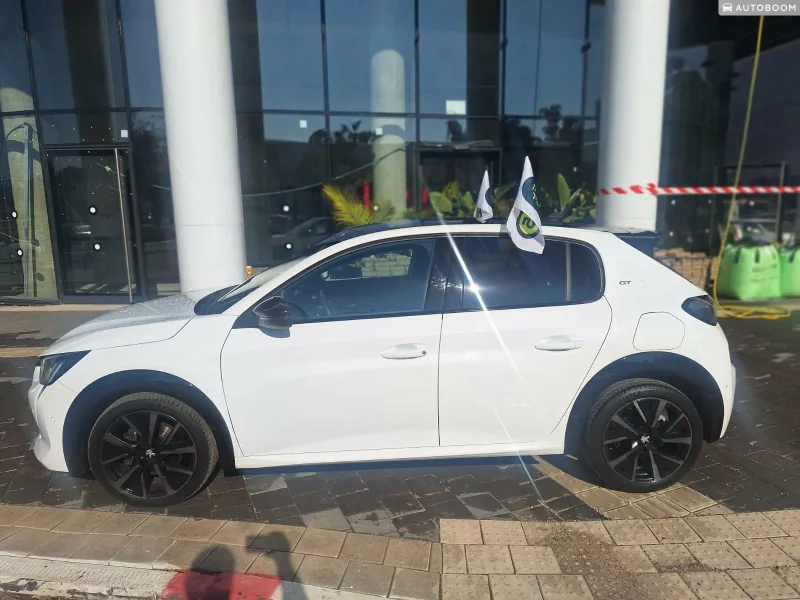 Peugeot 208 2nd hand, 2024, private