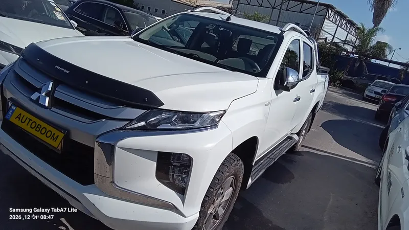 Mitsubishi L200 2nd hand, 2022, private