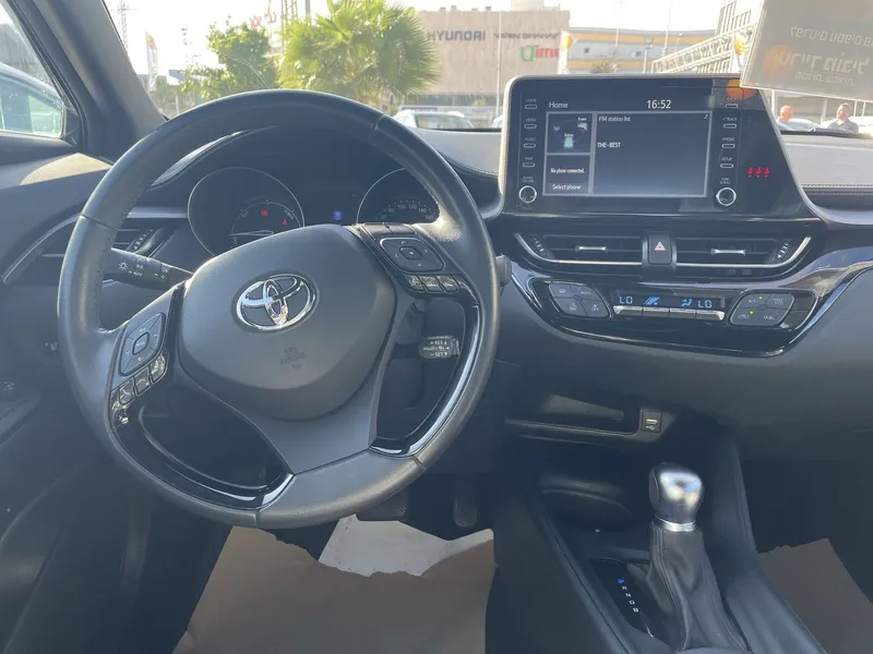 تويوتا C-HR مستعمل, 2021