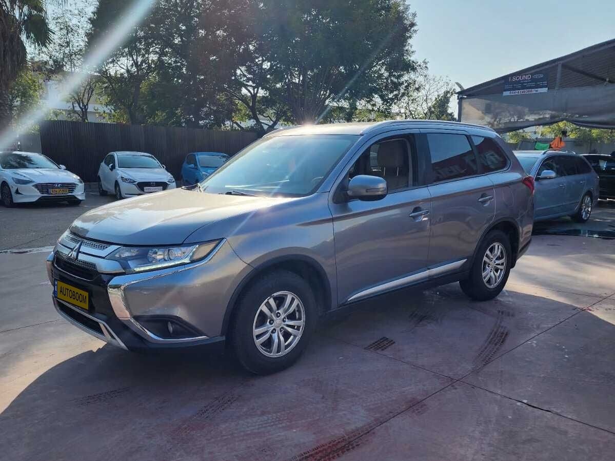 Mitsubishi Outlander 2nd hand, 2021, private hand