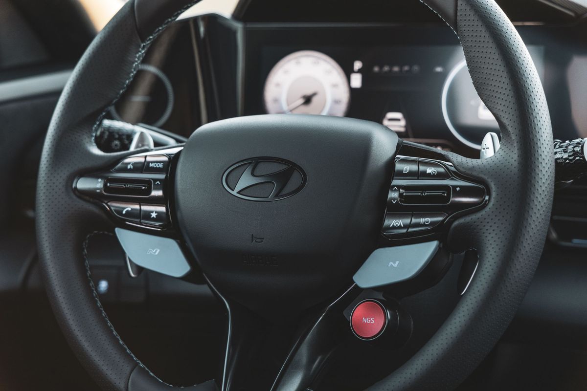 Hyundai Elantra 2023. Руль. Седан, 7 поколение, рестайлинг
