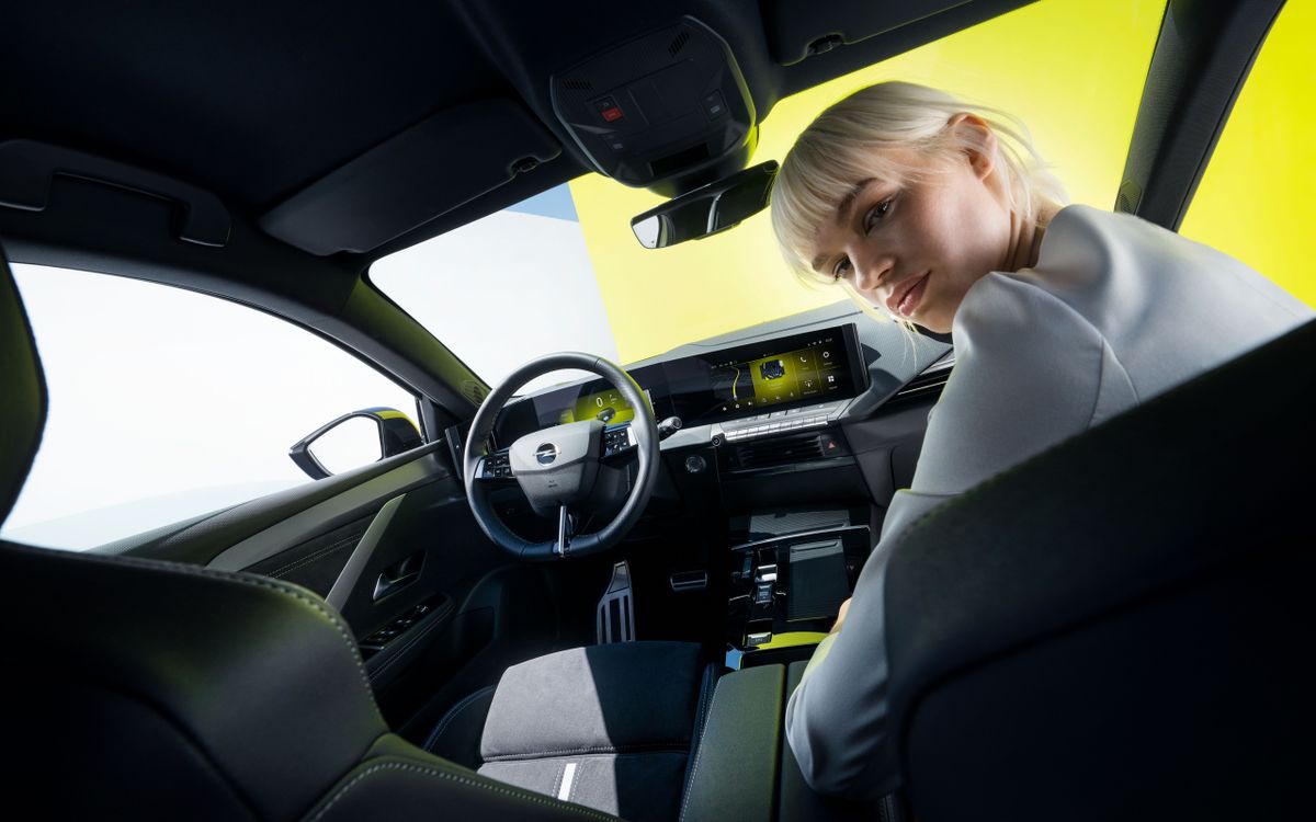 Opel Astra 2022. Siéges avants. Hatchback 5-portes, 6 génération
