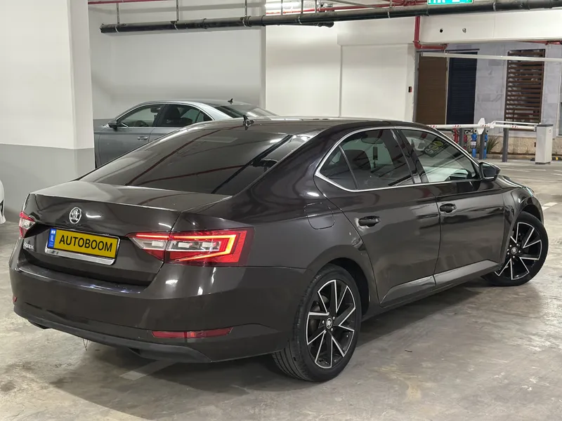 Škoda Superb 2ème main, 2016, main privée
