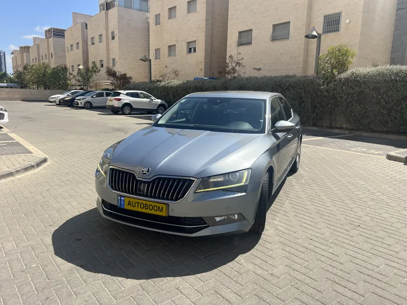 סקודה סופרב יד 2 רכב, 2018, פרטי