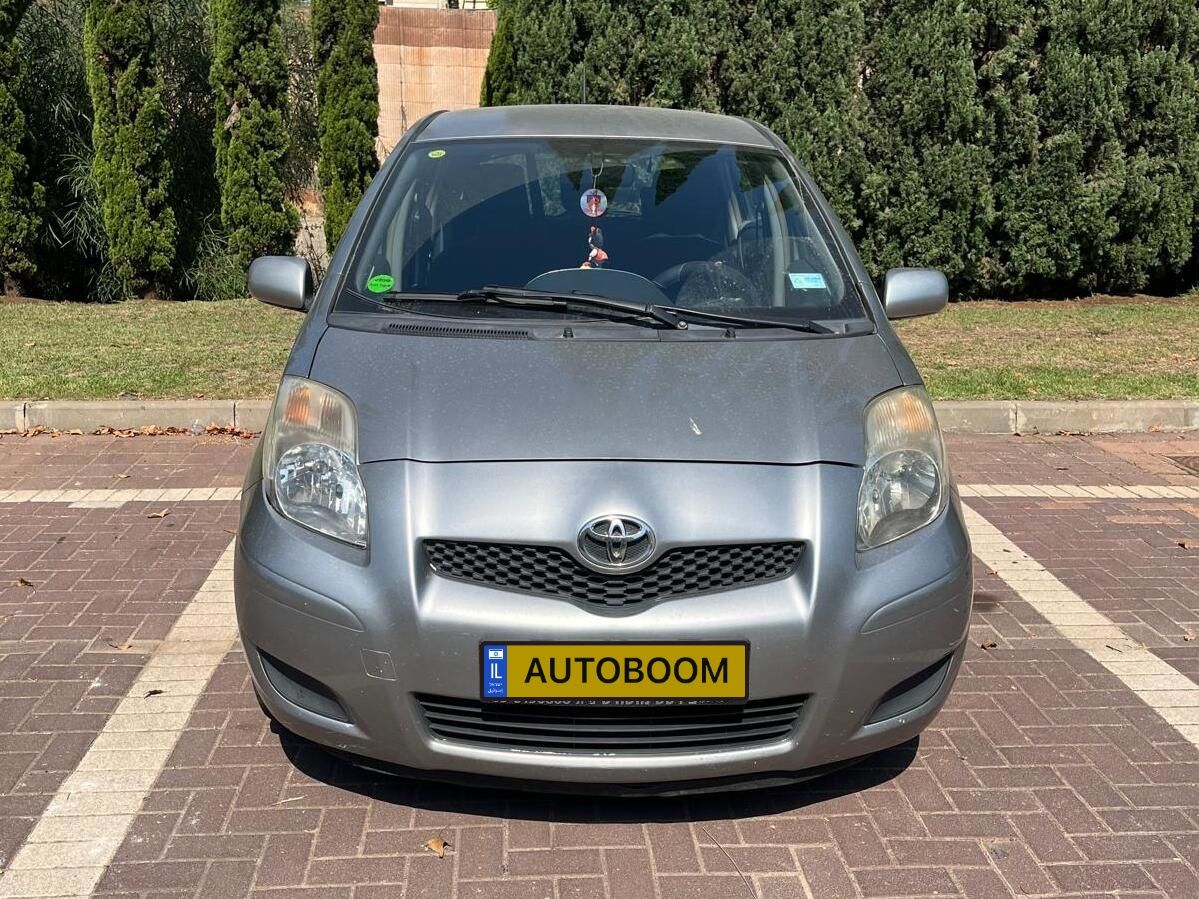 Toyota Yaris с пробегом, 2010, частная рука