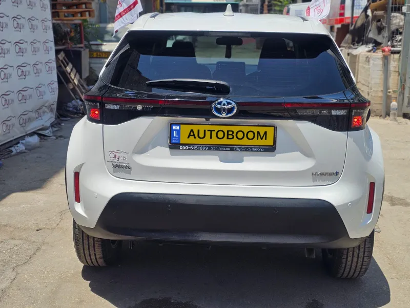 Toyota Yaris Cross с пробегом, 2024, частная рука
