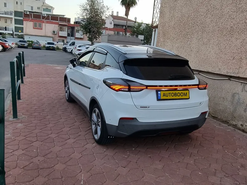 Geely Geometry C 2nd hand, 2022, private