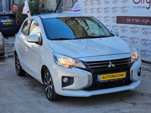 Mitsubishi Space Star, 2022, photo