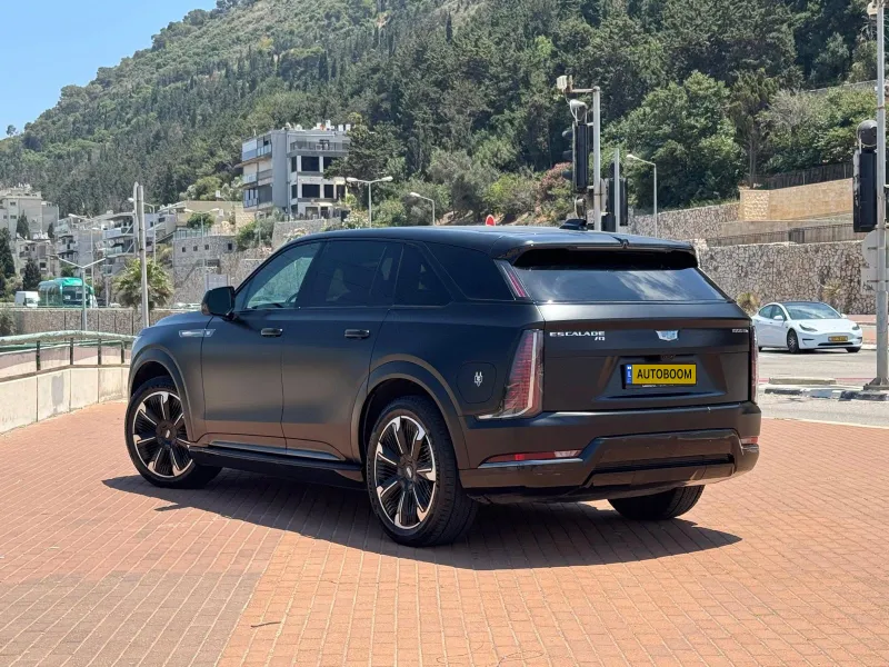 Cadillac Escalade IQ 2nd hand, 2025, private