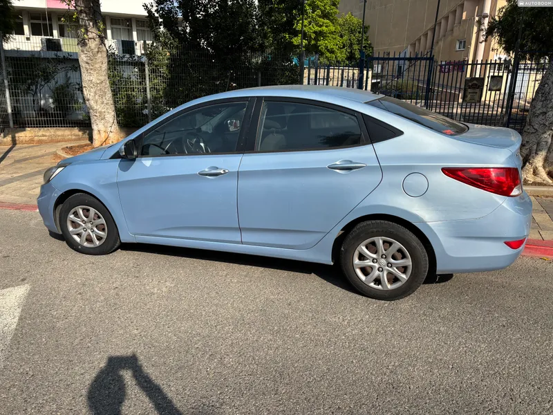Hyundai i25 2nd hand, 2013