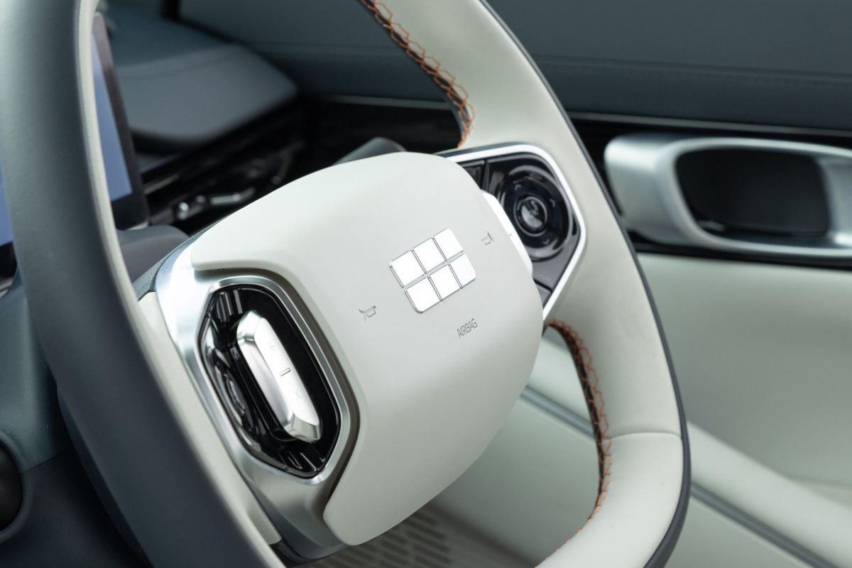 Geely Starray EM-i 2025. Руль. SUV 5 дв., 1 поколение
