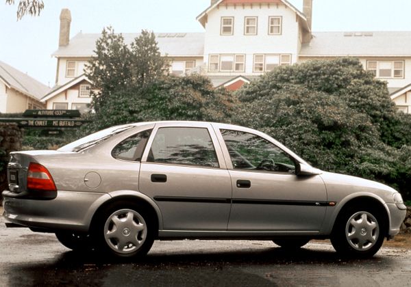 Holden Vectra 1998. Carrosserie, extérieur. Berline, 1 génération