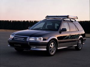 טויוטה ספרינטר קריב 1995. מרכב, צורה. סטיישן 5 דלתות, 3 דור